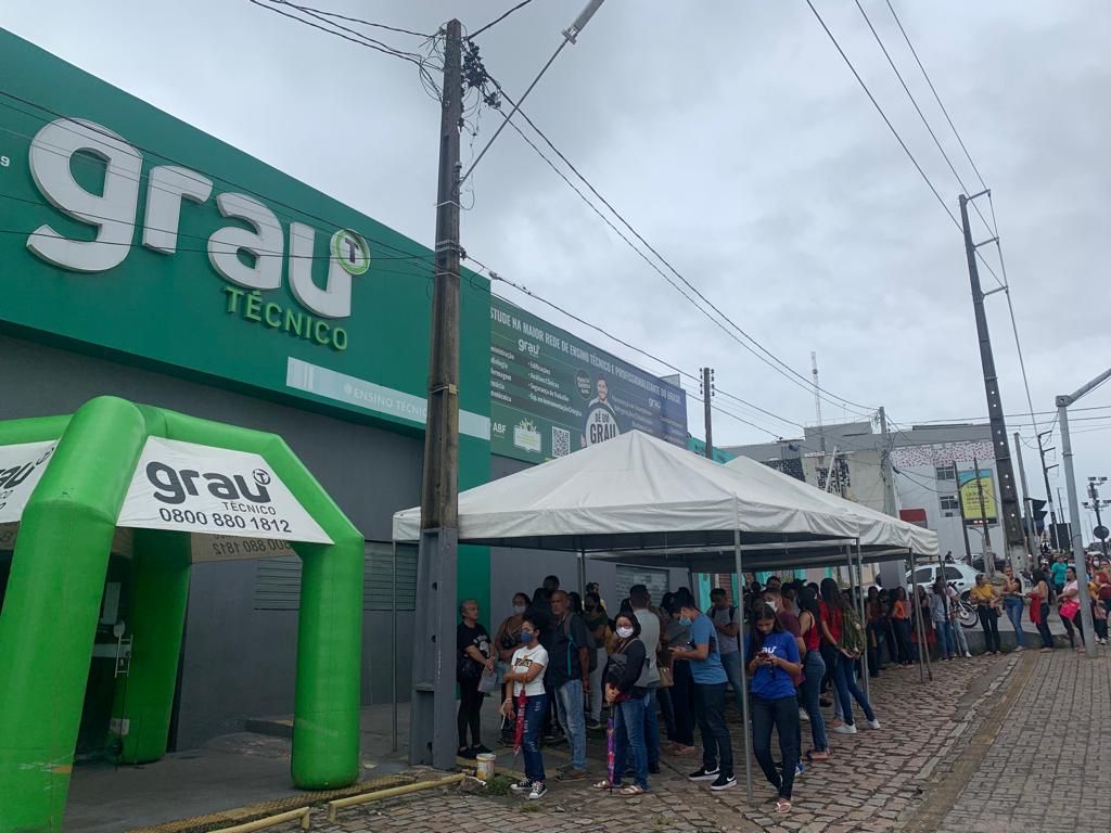 AeC EM CAMPINA GRANDE OFERECE 300 VAGAS PARA ATENDENTE - Boa Notícia PB - A  Informação que faz bem!