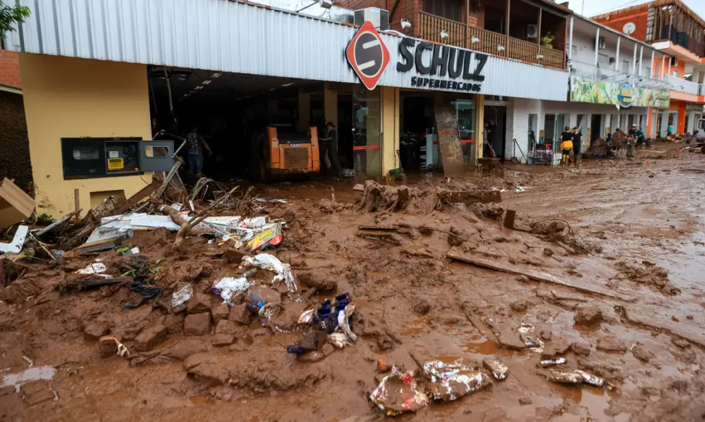 estragos das chuvas no RS