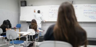 alunos em sala de aula foto GALOIS