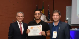 Estudante paraibano vencedor do prêmio BNB de economia