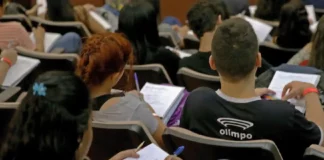 Estudantes se preparando para o Enem © Wilson Dias/Agência Brasil