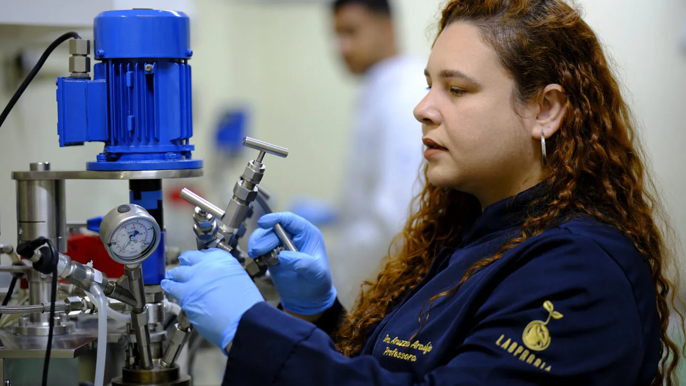 UFRN desenvolve biocombustíveis equivalentes à gasolina e diesel convencionais Foto Cícero Oliveira UFRN