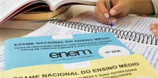 Estudante fazendo prova do Enem