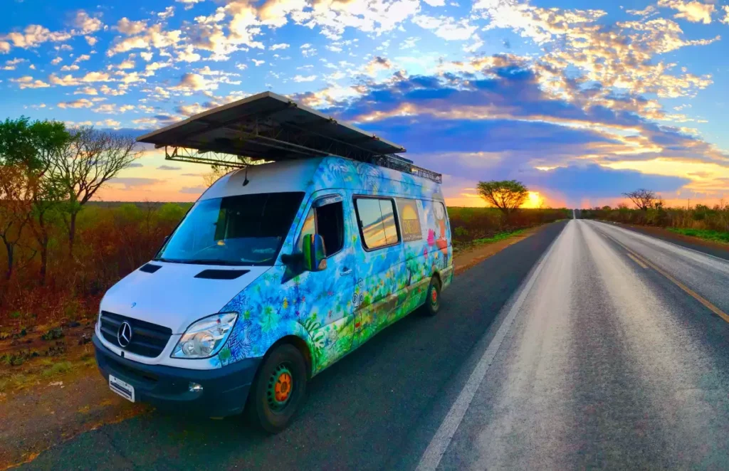 Vans do Cinesolar já estiveram em 890 cidades de 23 estados e do Distrito Federal - crédito para divulgação