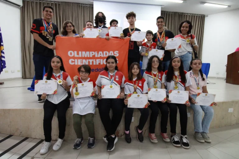 Alunos vencedores da Olimpíadas de Ciências da UFPB. Foto>: Gilberto Firmino/Secom-JP
