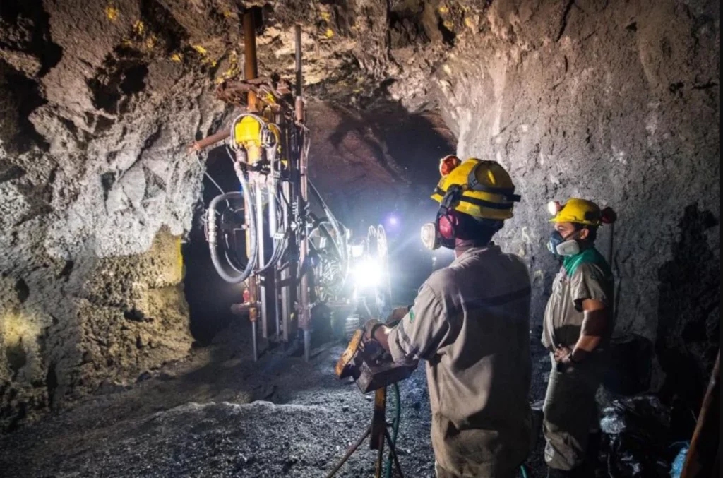 Exploração de minerio no Nordeste