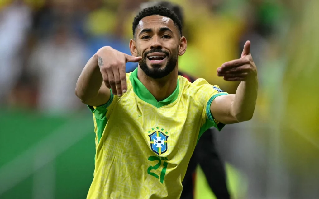 Matheus-Cunha-durante-jogo-entre-Brasil-e-Colombia-pelas-Eliminatorias-da-Copa-do-Mundo