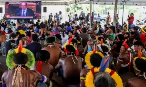 indios na frente