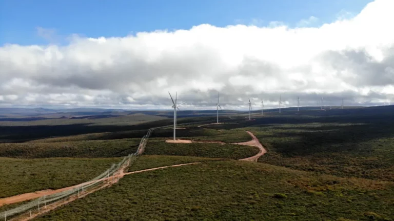 torres eolicas no horizonte
