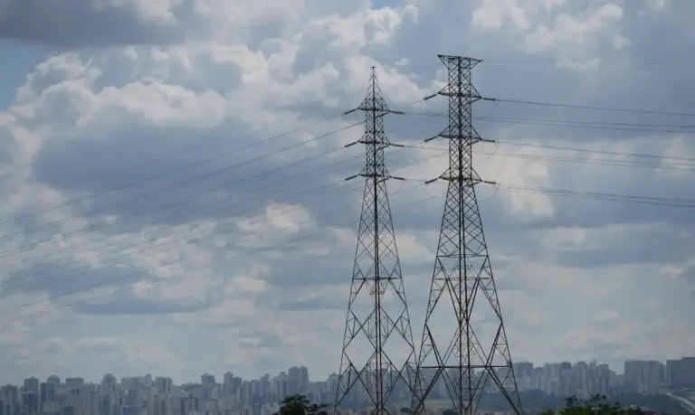 postes de energia