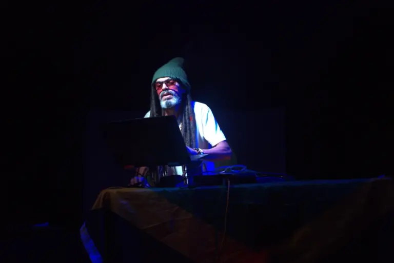 RADIOLA JAMAICANA_CRÉDITOS ARTHUR MORA