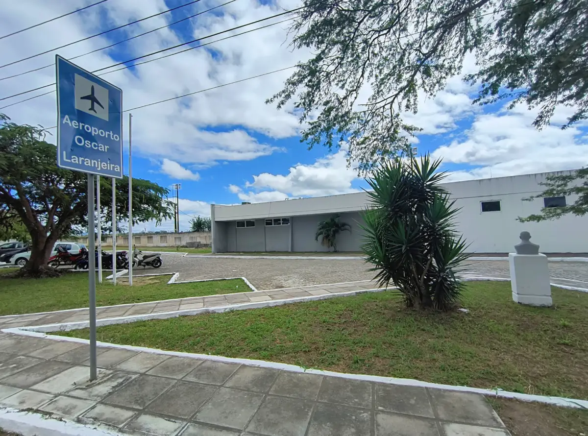 fachada aeroporto de caruaru