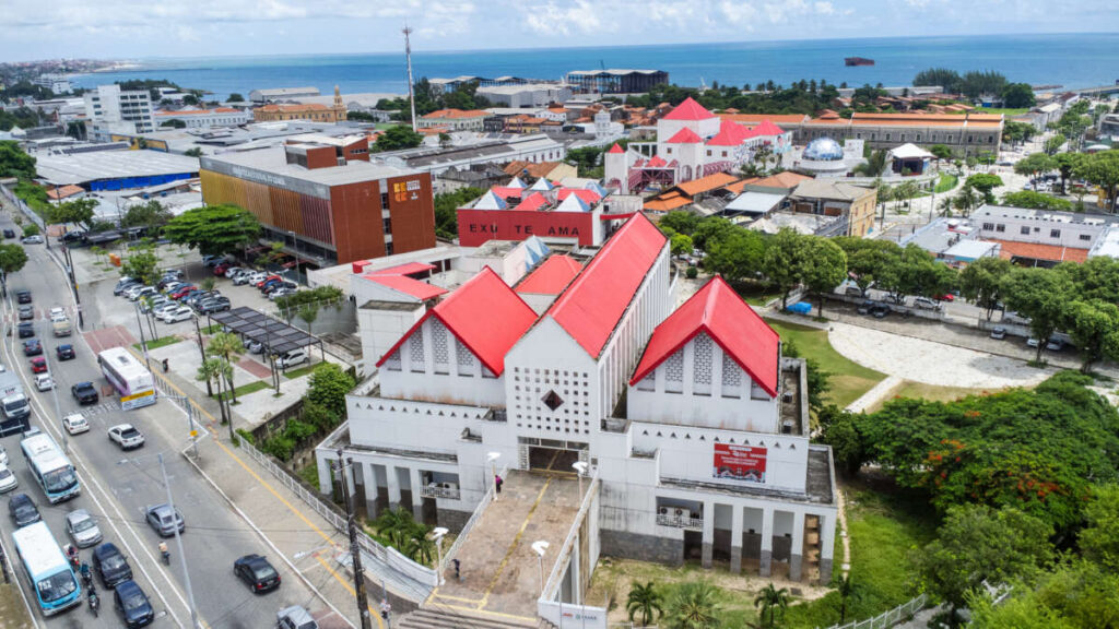 foto aerea do centro dragão do mar em forteleza