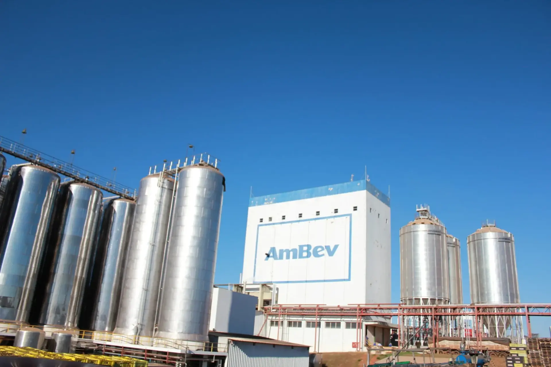 Planta-da-Ambev-em-Anapolis-2048x1366