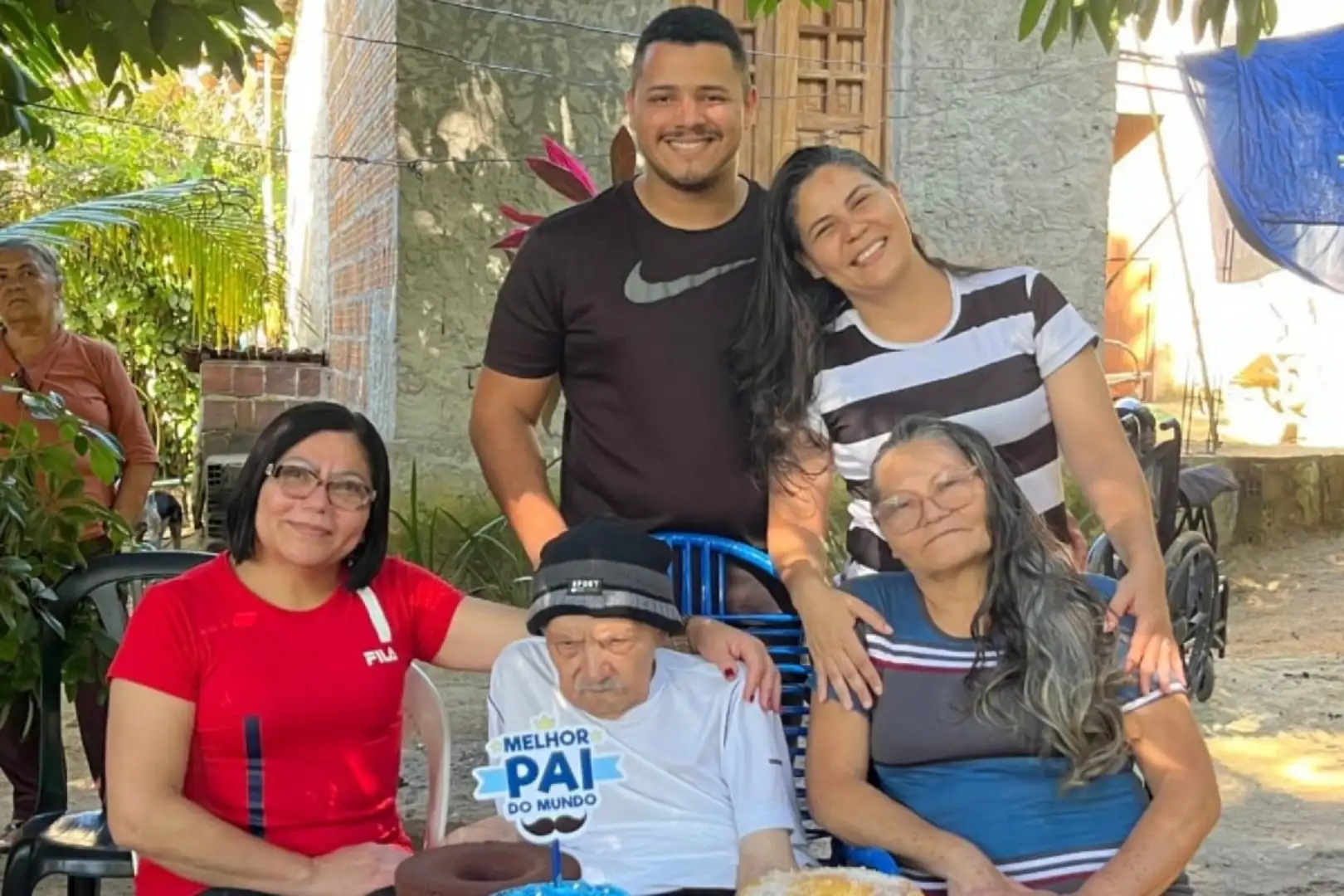 Seu Caju com parte de sua família. Foto_ Acervo pessoal