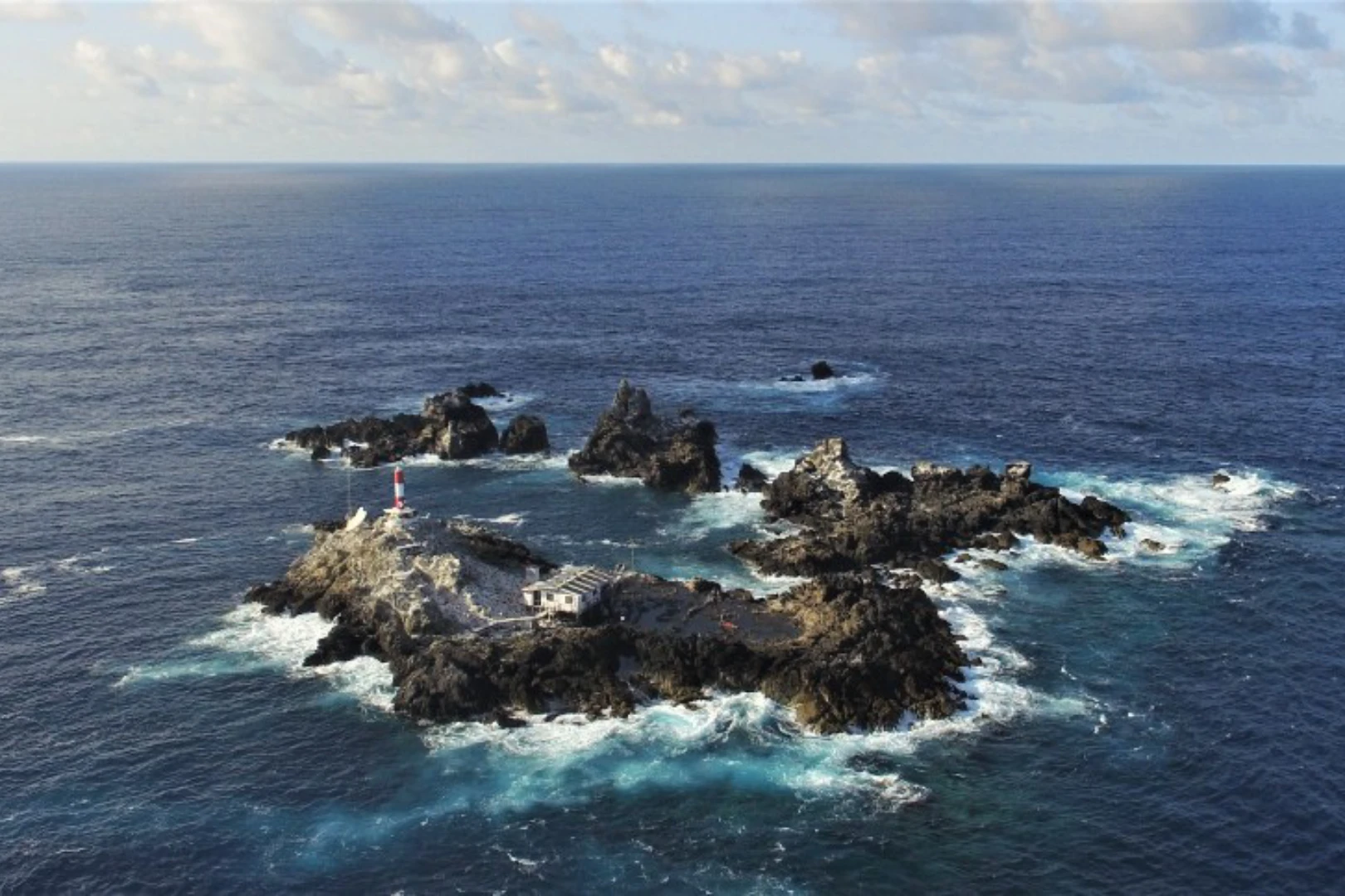 Ilha de São Pedro e São Paulo. Foto_ Foto_ Marinha do Brasil