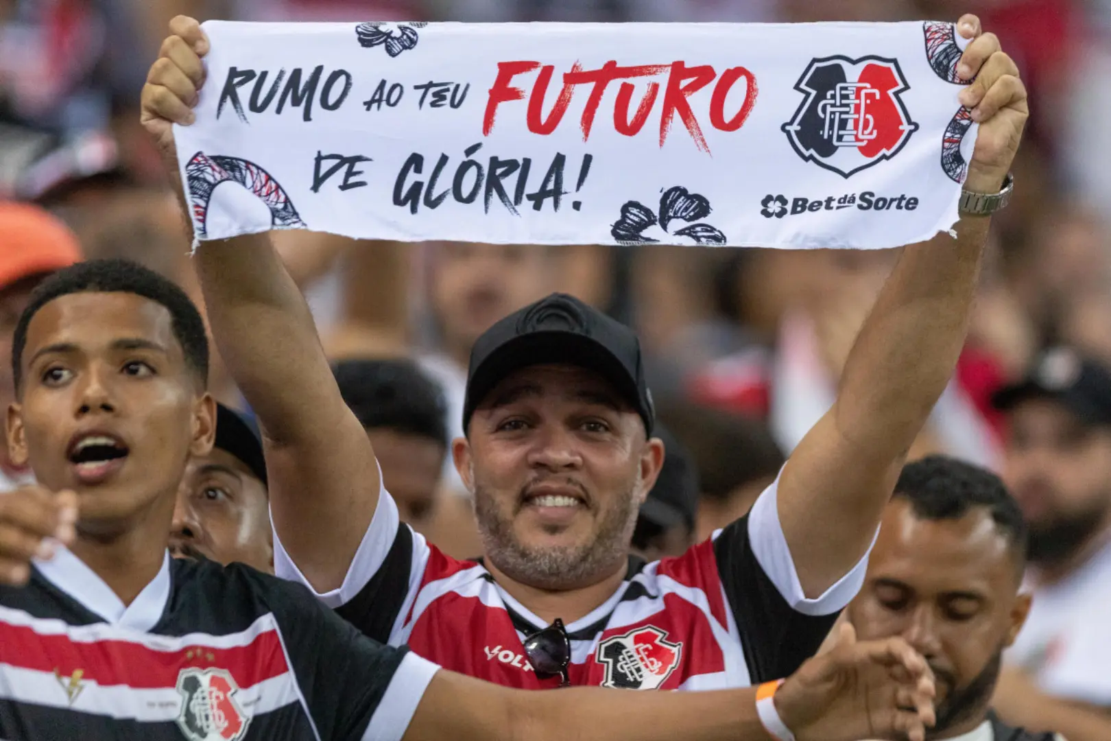 Torcida do Santa Cruz. foto: Rafael Vieira/FPF