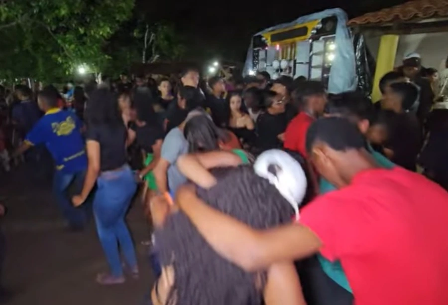 amigos dançando o baiao do maranhão