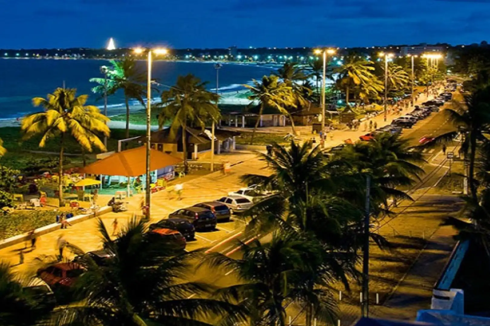 Quiosques da orla do Cabo Branco. Foto_ Embratur