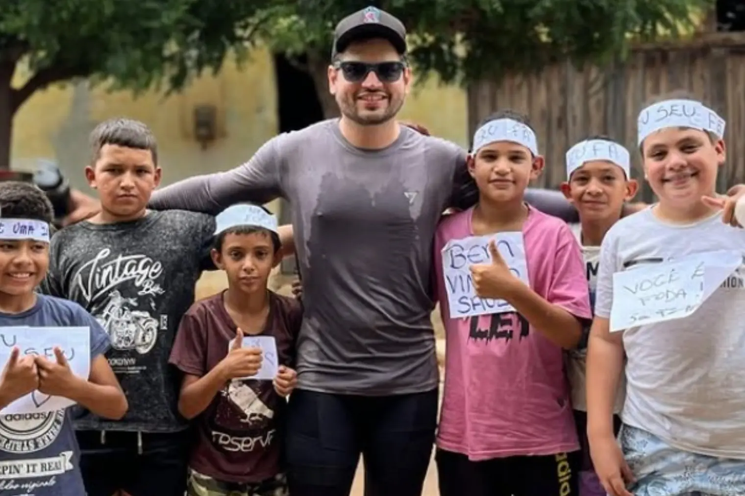 Saulo e seus admiradores mirins