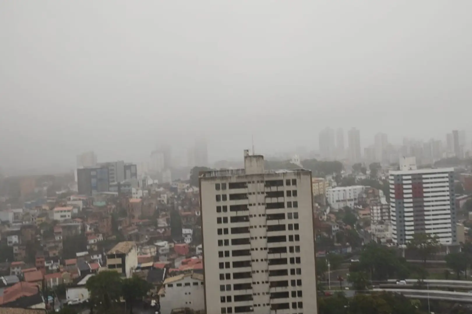 Chuva em Salvador. Foto_ Eliseu Lins