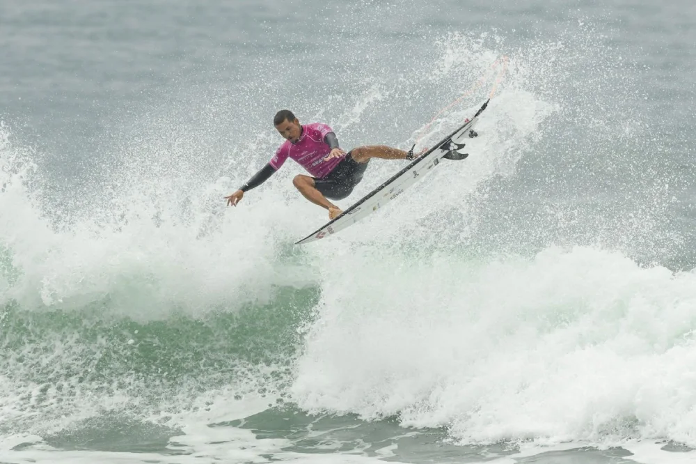 Douglas Silva foto CBSurf