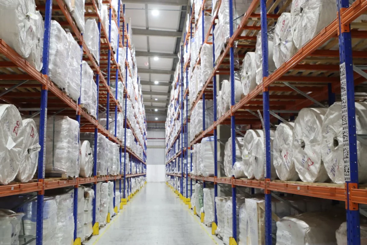 corredor de fábrica