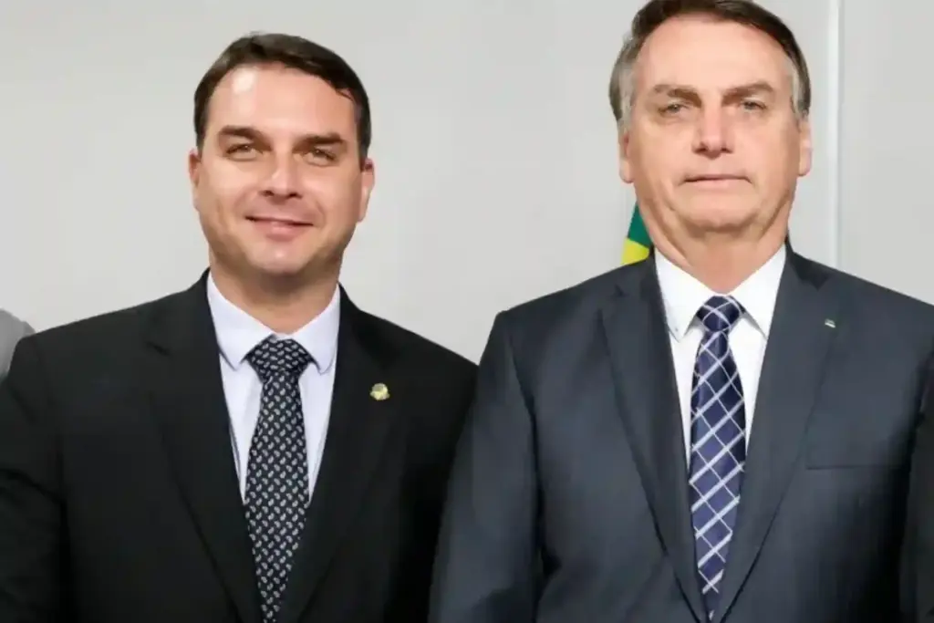Flavio e Bolsonaro foto Carolina Antunes PR