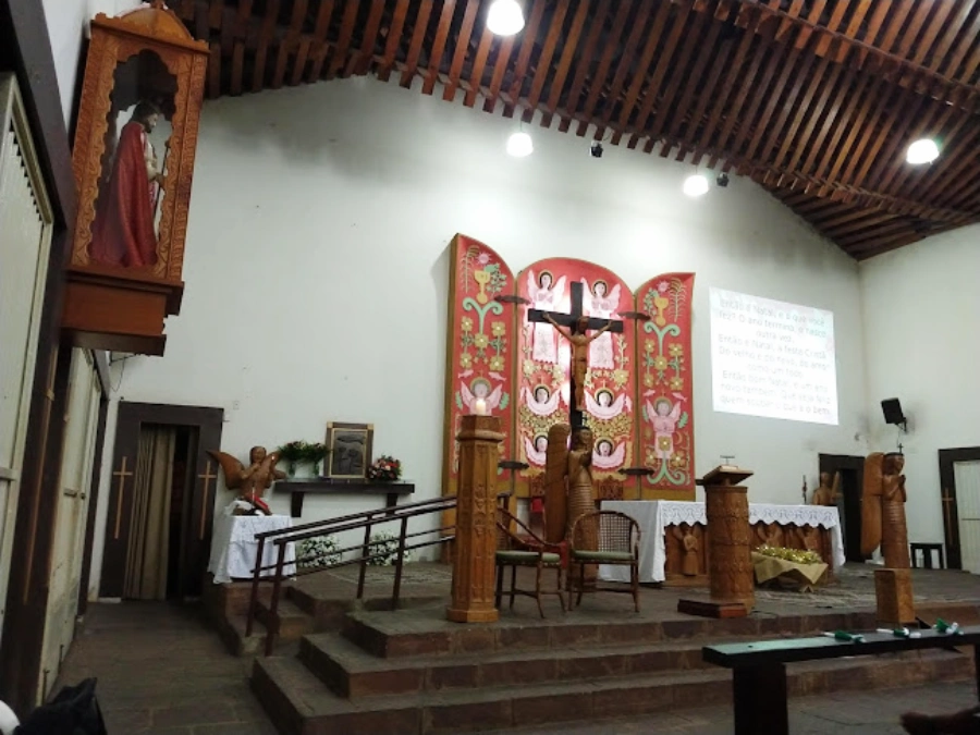interior da Igreja Nossa Senhora de Loudes em Teresinaa