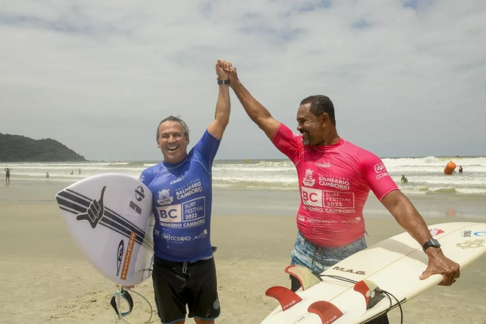 Fábio Gouveia e Jojó de Olivença Foto Márcio David Surf Brasil