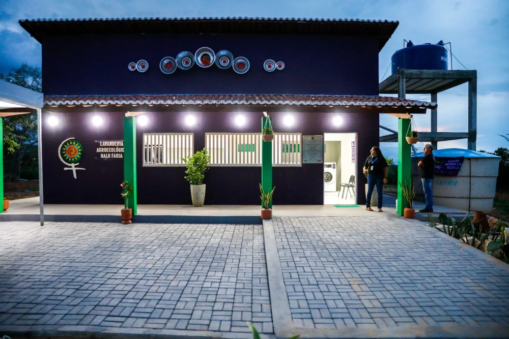 FACHADADA DE LAVANDERIA