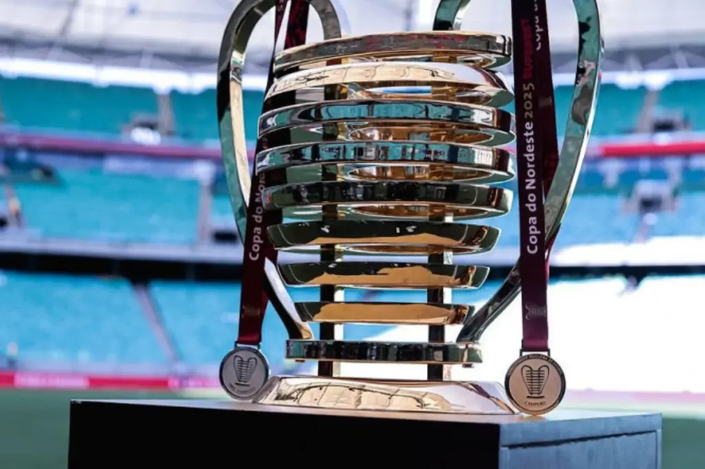 Troféu da Copa do Nordeste. Foto: Maurícia da Matta/CBF