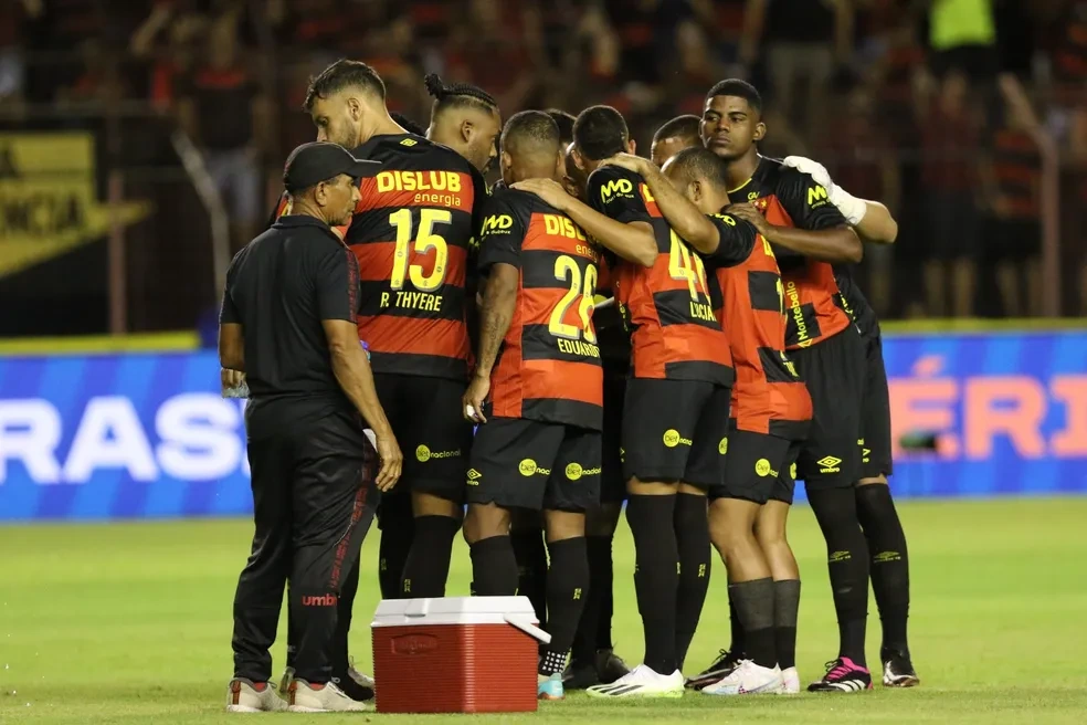 Time do Sport no caminhao do acesso em 2026 Foto Marlon Costa Pernambuco Press