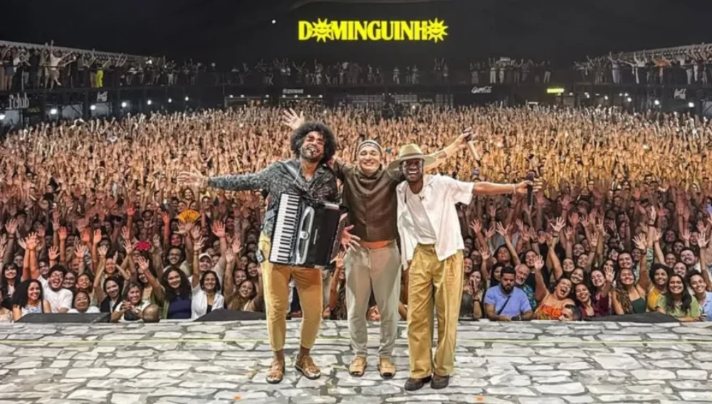 joao gomes no palco do show dominguinho
