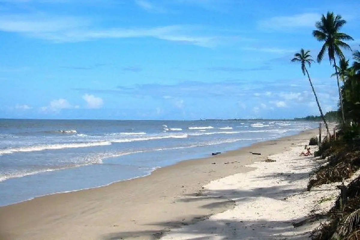 Praia isolada em Canaveira foto guia turistico brasil