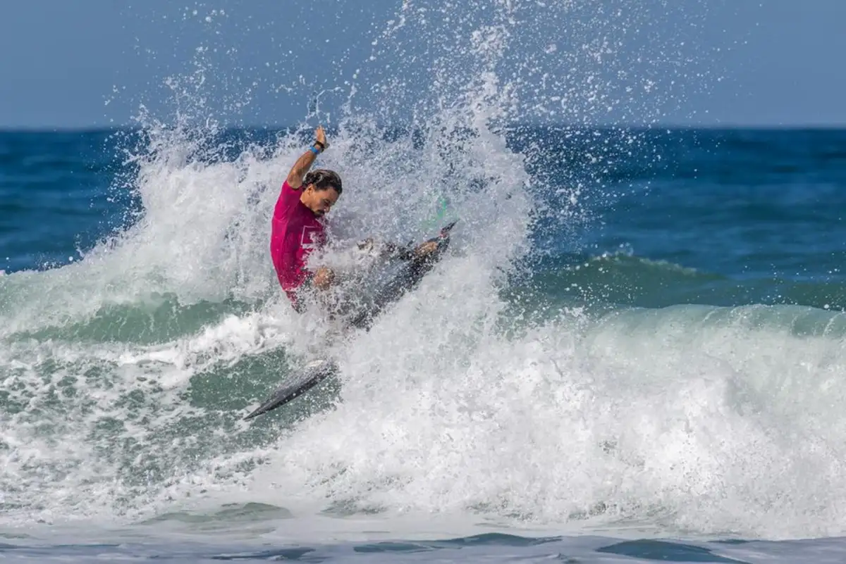 Mateus Sena Foto Fabriciano Jr. Surf Brasil
