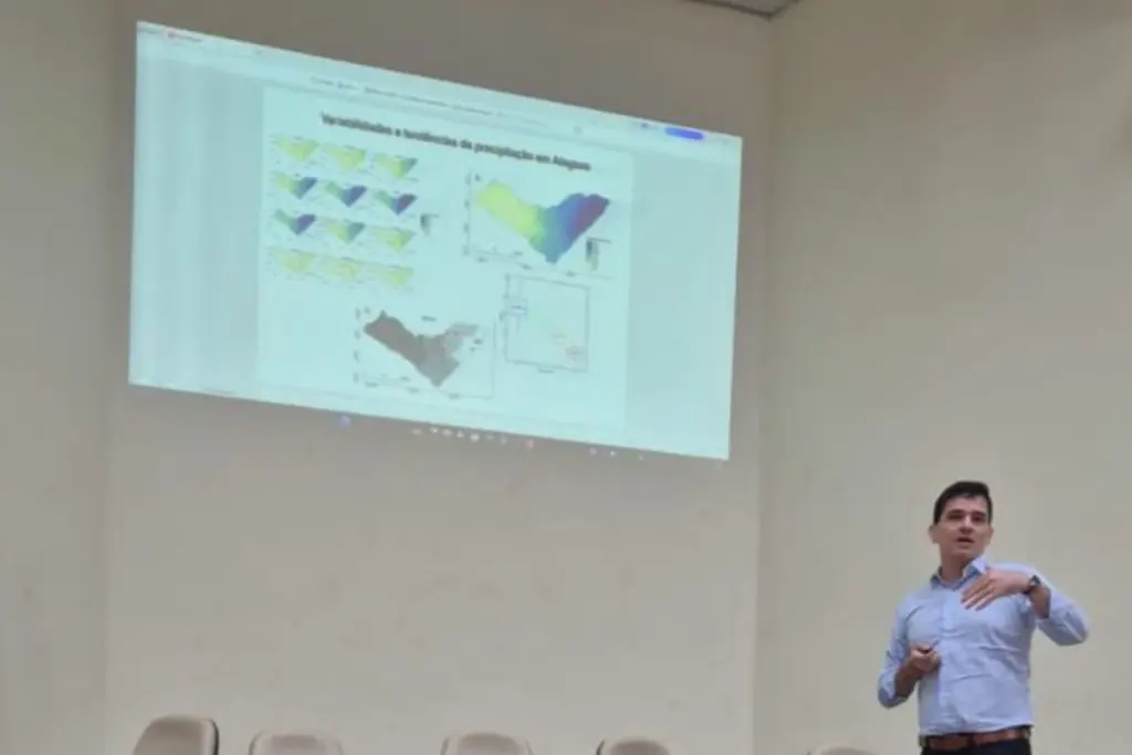 Professor Jório durante palestra. Foto_ UFAL