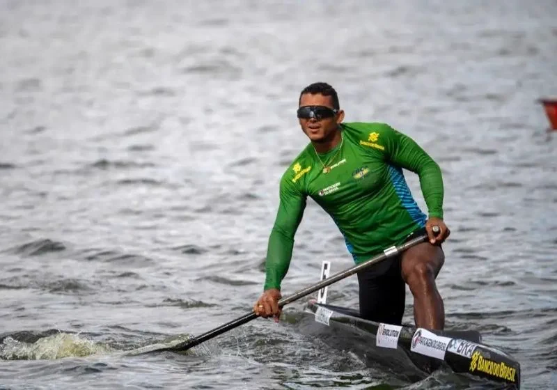 Isaquias Queiros vence no Mundial de Canoagem foto divulgação