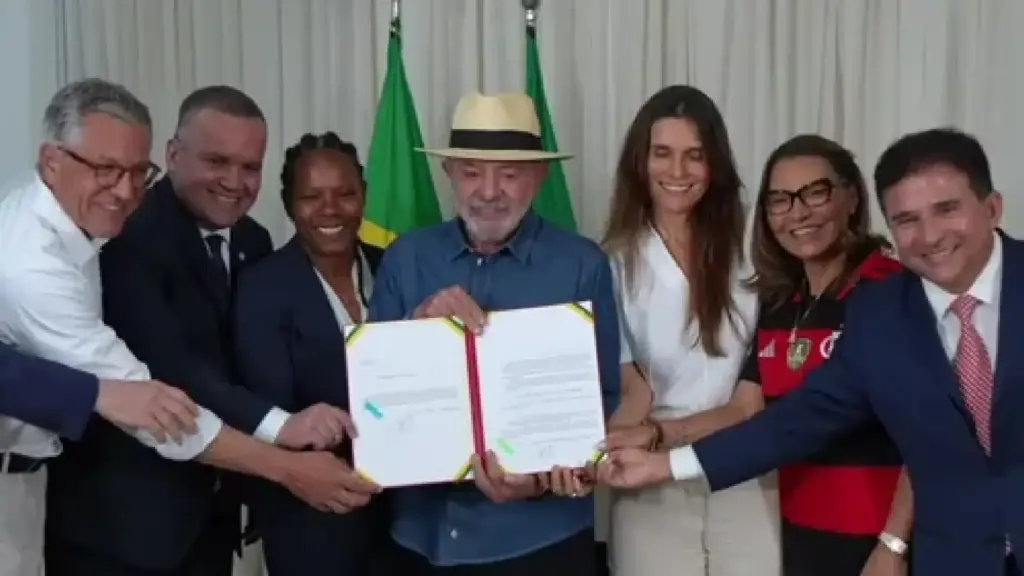Lula sanção lei do futebol feminino